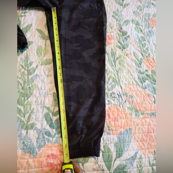 Lululemon grey joggers size 0 - Picture 7 of 8